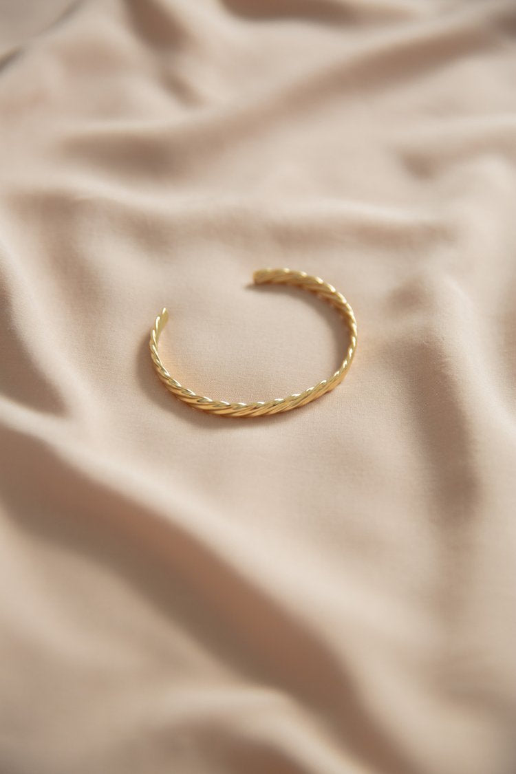 Lavender & Grace Yale Bangle