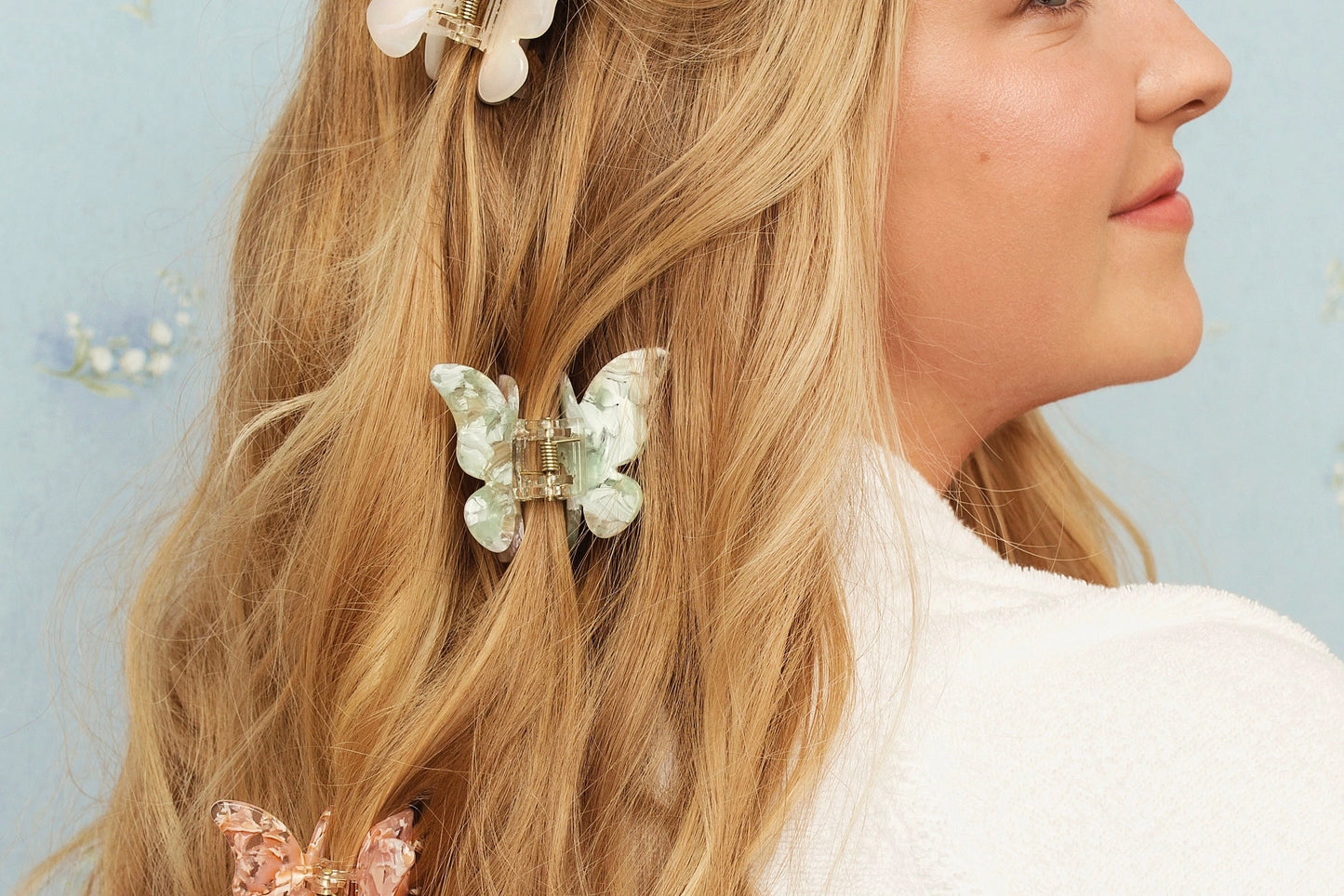Pixie Woo Butterfly Hair Claw- Baby White