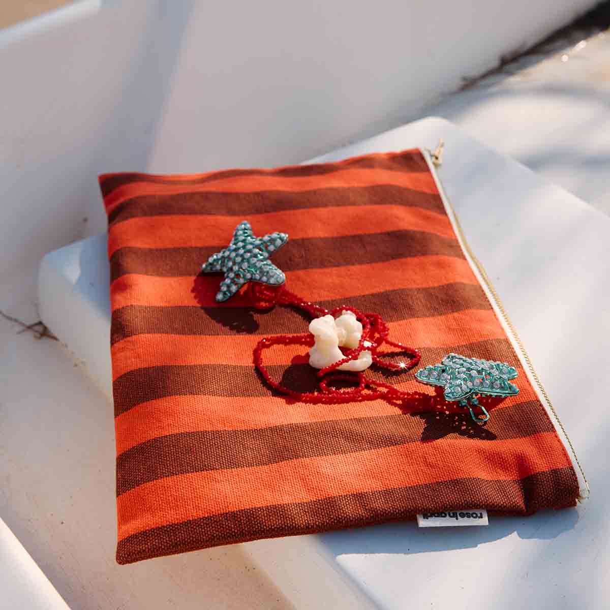 Rose in April Lili Flat Pouch Stripes Brown / Tomato