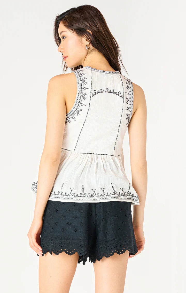 Dex Eyelet Pull On Shorts