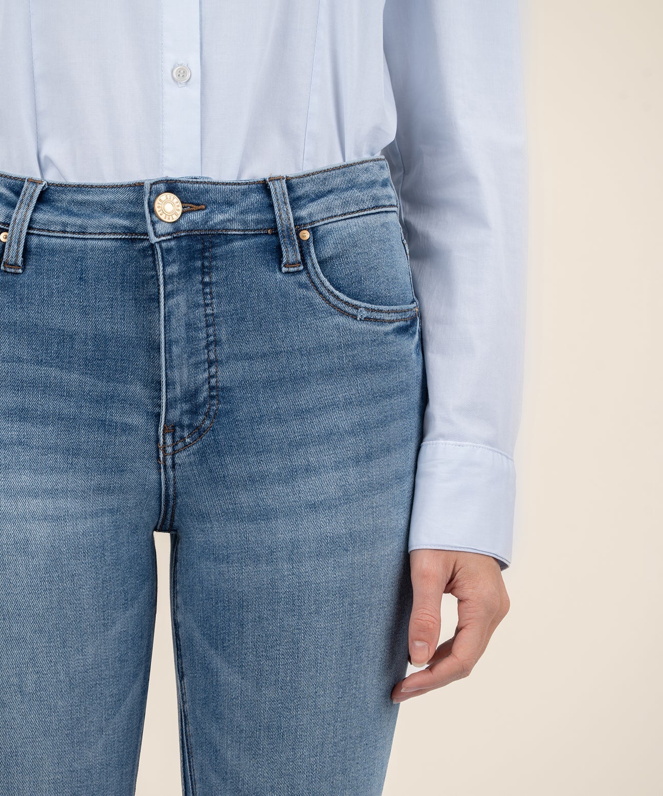 Kut from the Kloth Kelsey High Rise Comprehensive Jeans