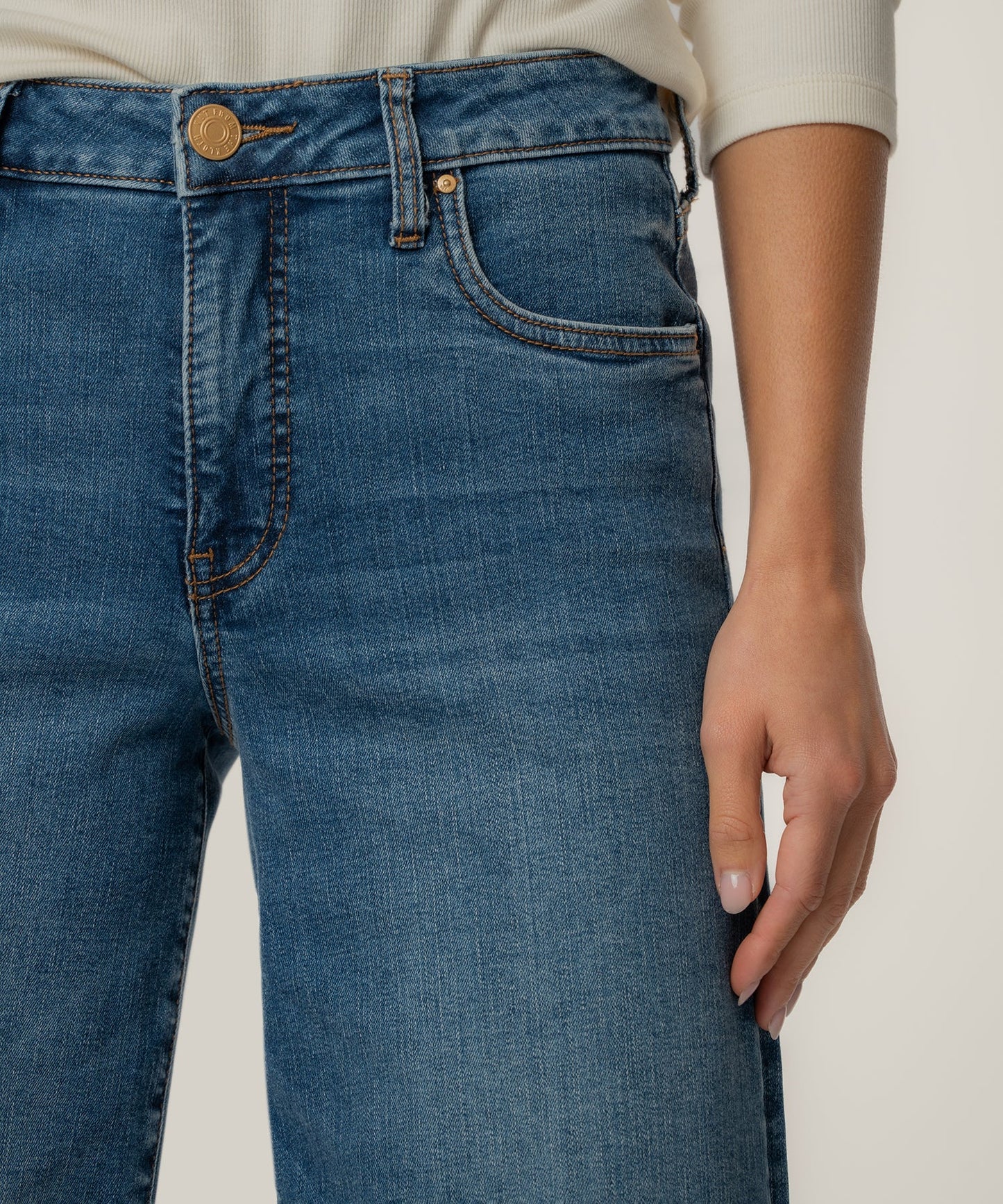 Kut from the Kloth Maya High Rise Wide Leg