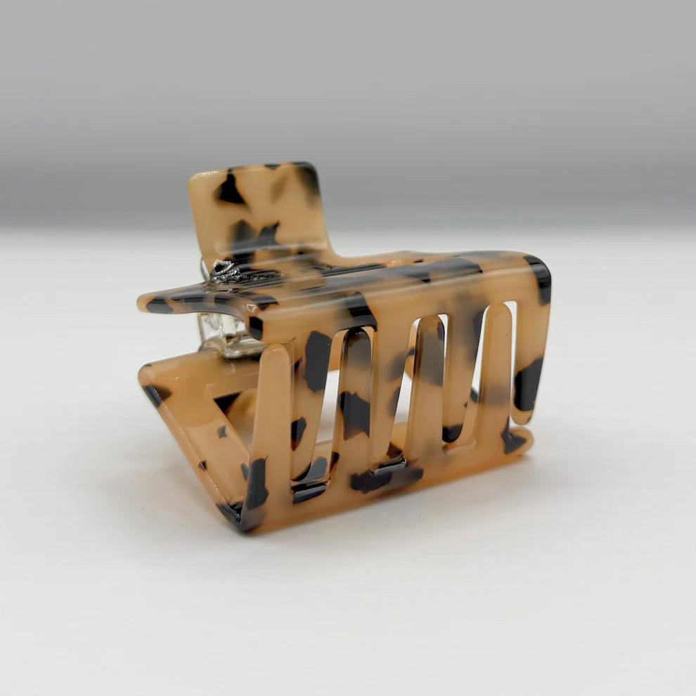 Love Attack Light Tortoiseshell Raya Claw Clip