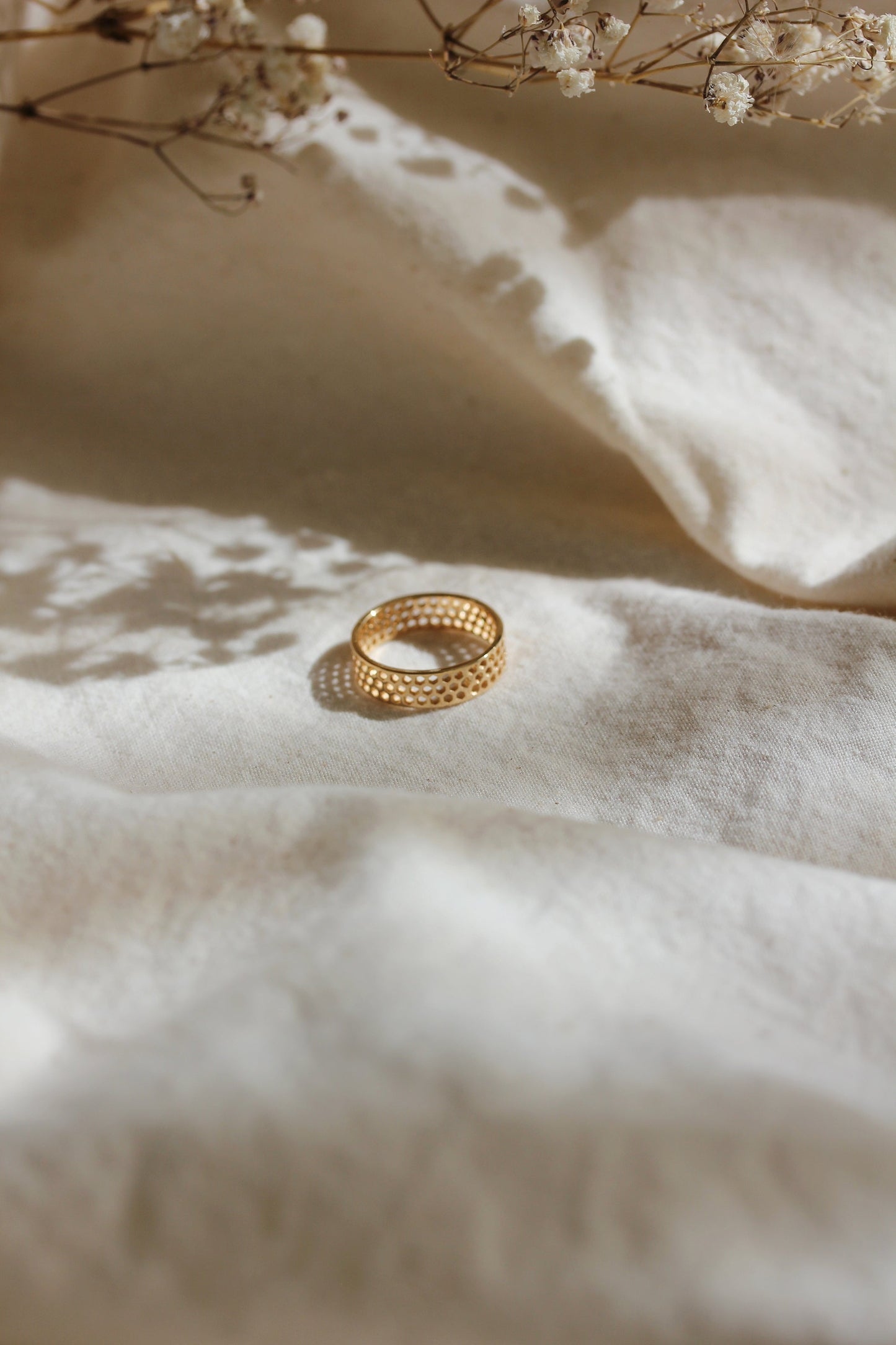Little Gold Honeycomb Band