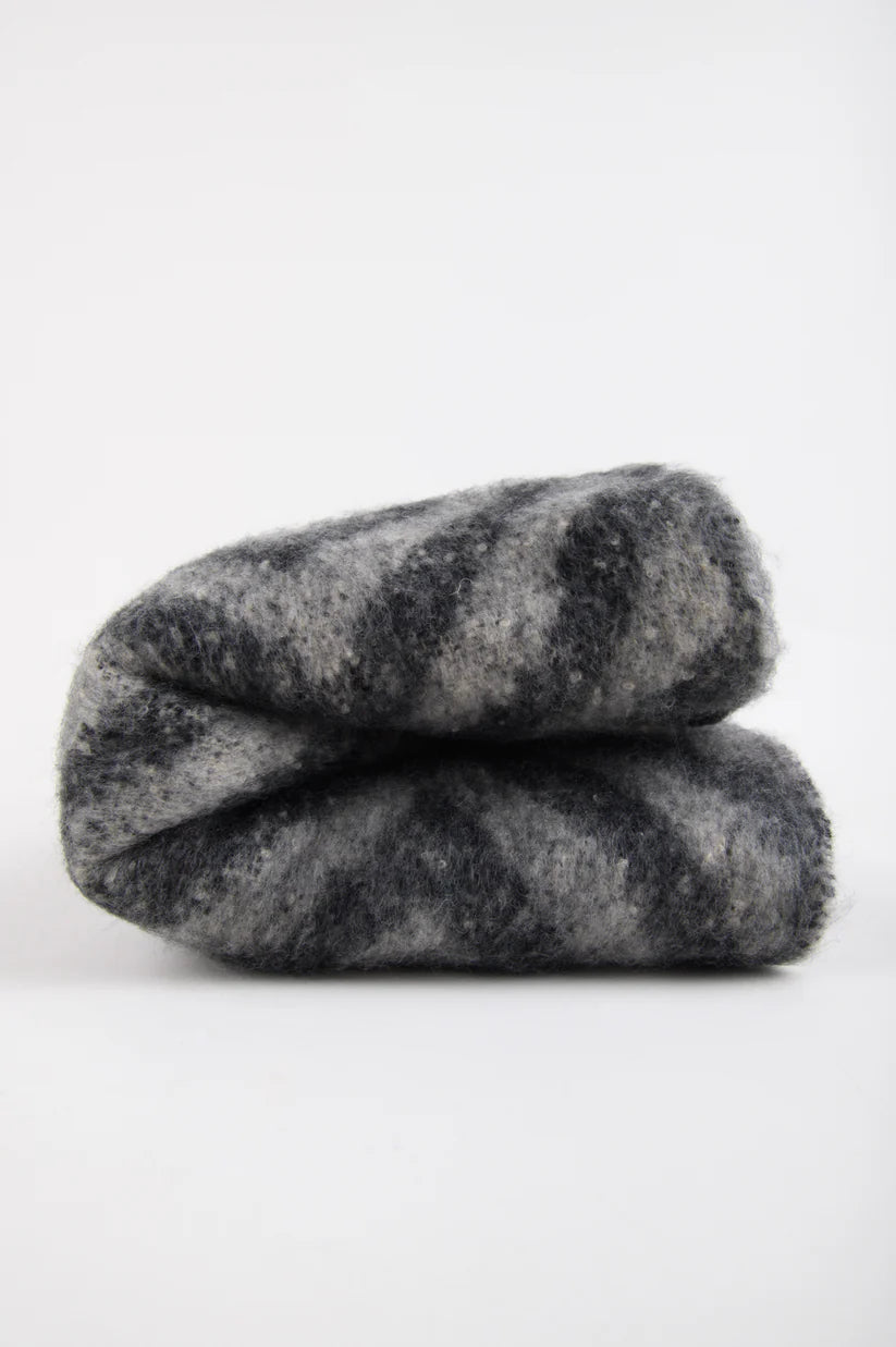 24COLOURS Patterned Grey Scarf