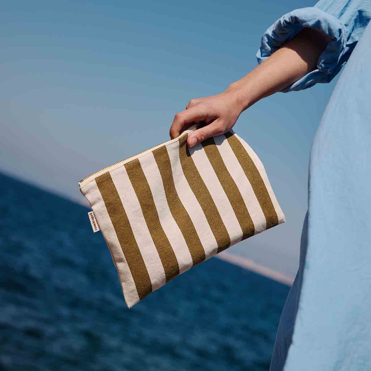 Rose in April Lili Flat Pouch Stripes Olive / Greige