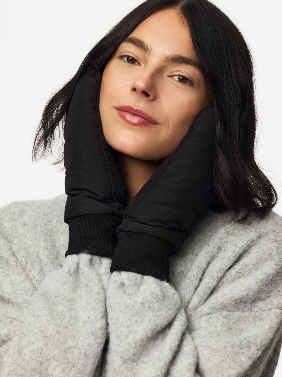 Pieces Black Bee Mittens