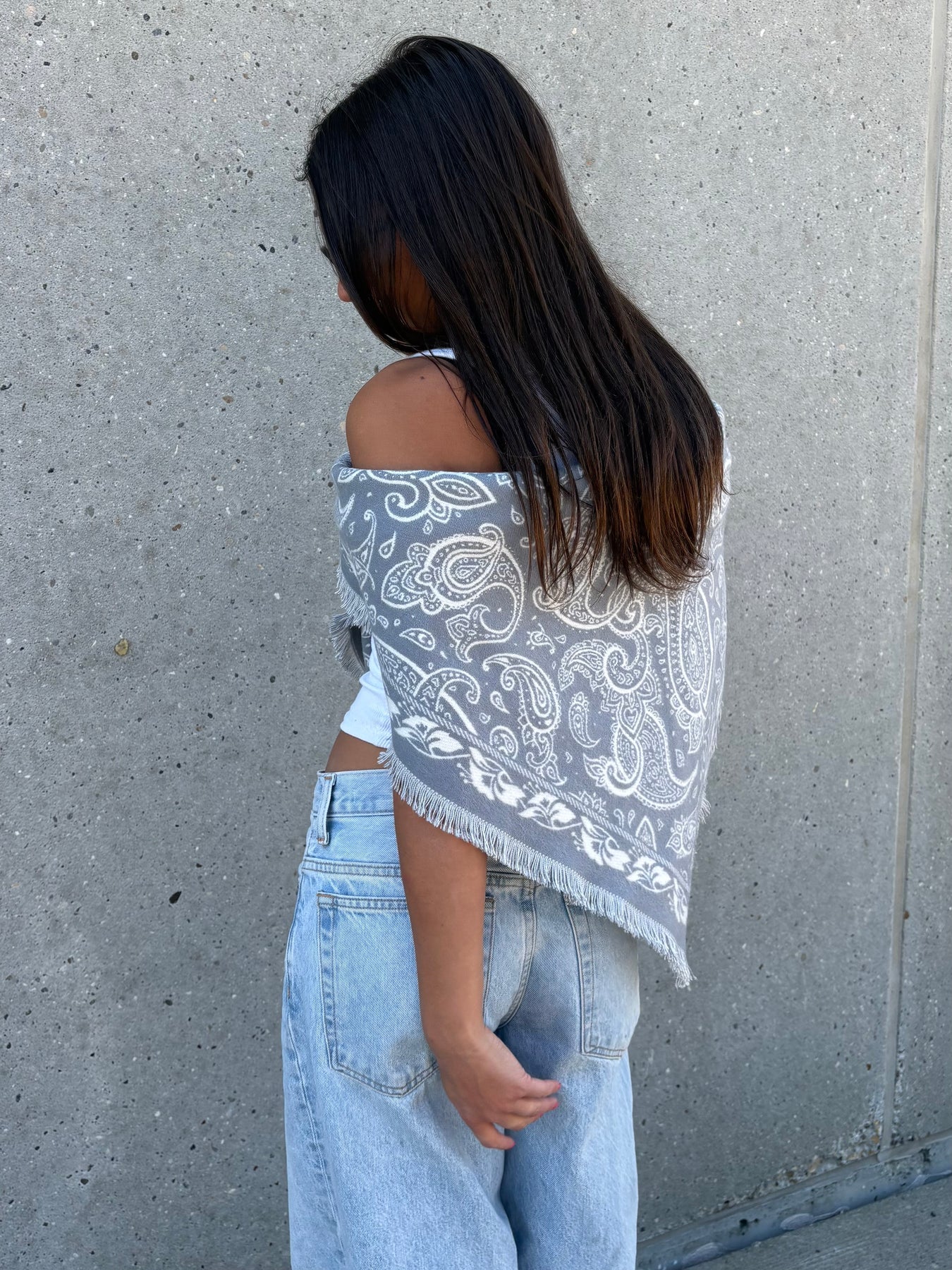 C'est Moi Triangle Paisley Print Reversible Shawl Scarf