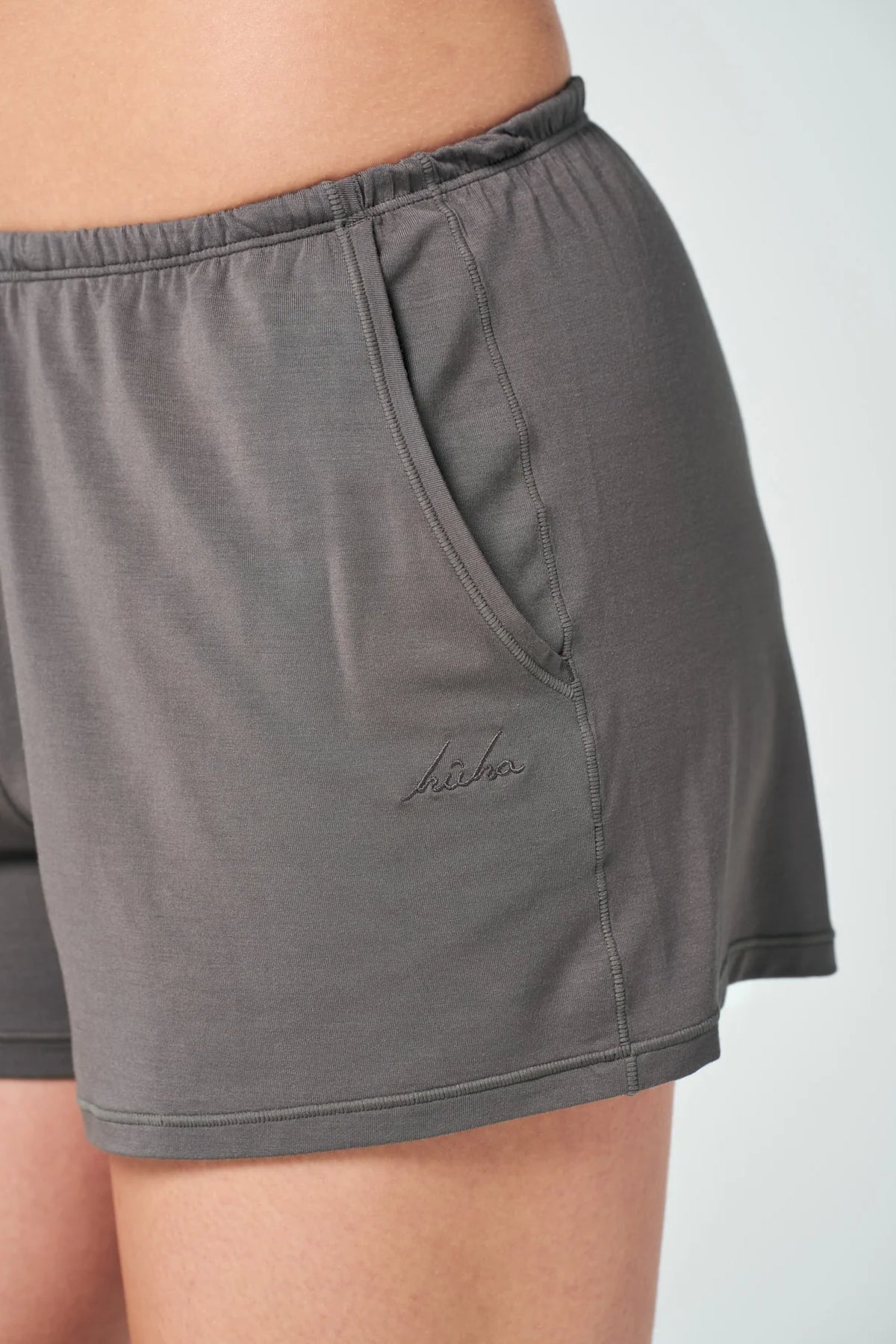 HUHA Iron Everywhere Short