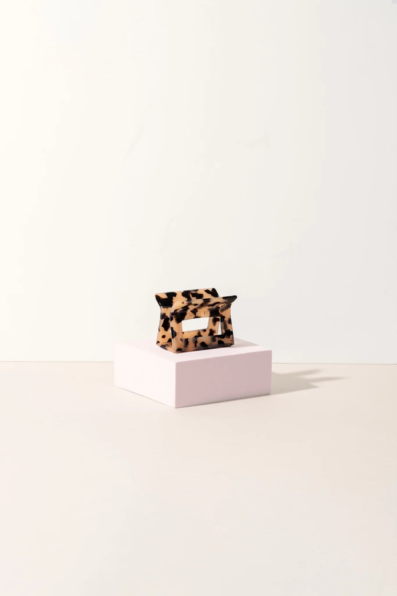 Pixie Woo Capsule Tortoise- Small