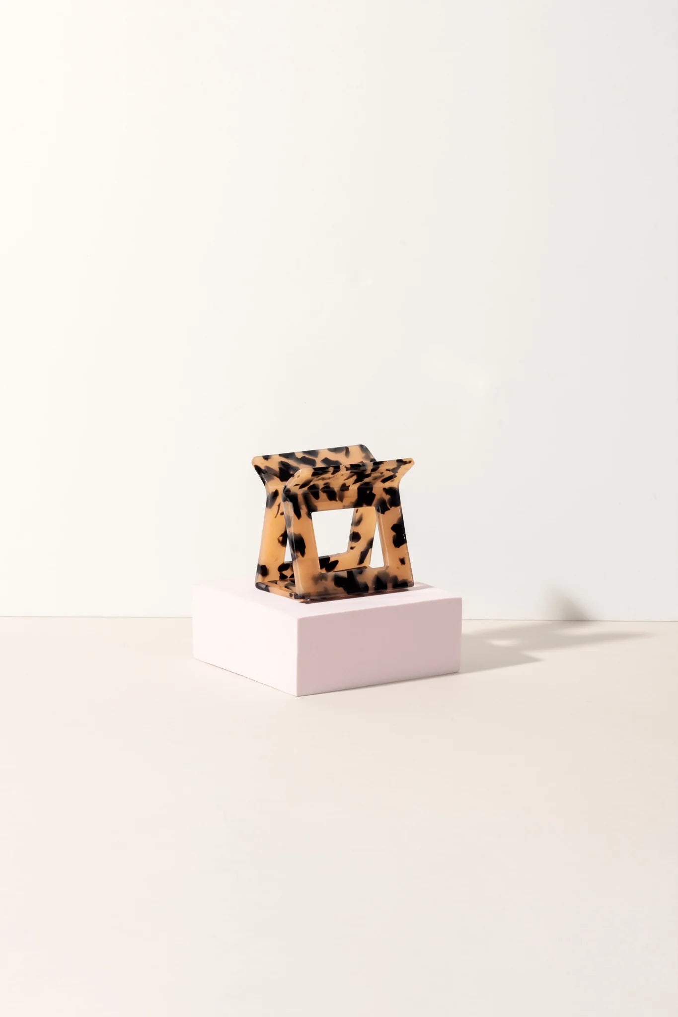 Pixie Woo Capsule Tortoise- Large