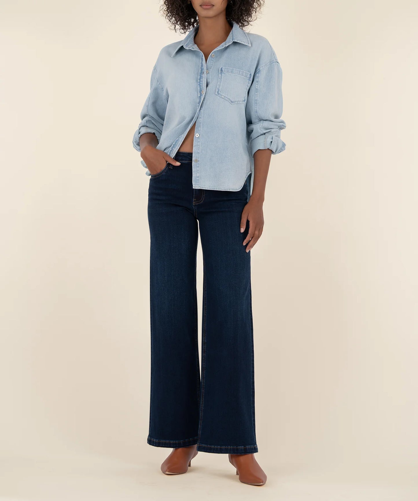Kut from the Kloth Jean Mid Rise Wide Leg Attributable Jean