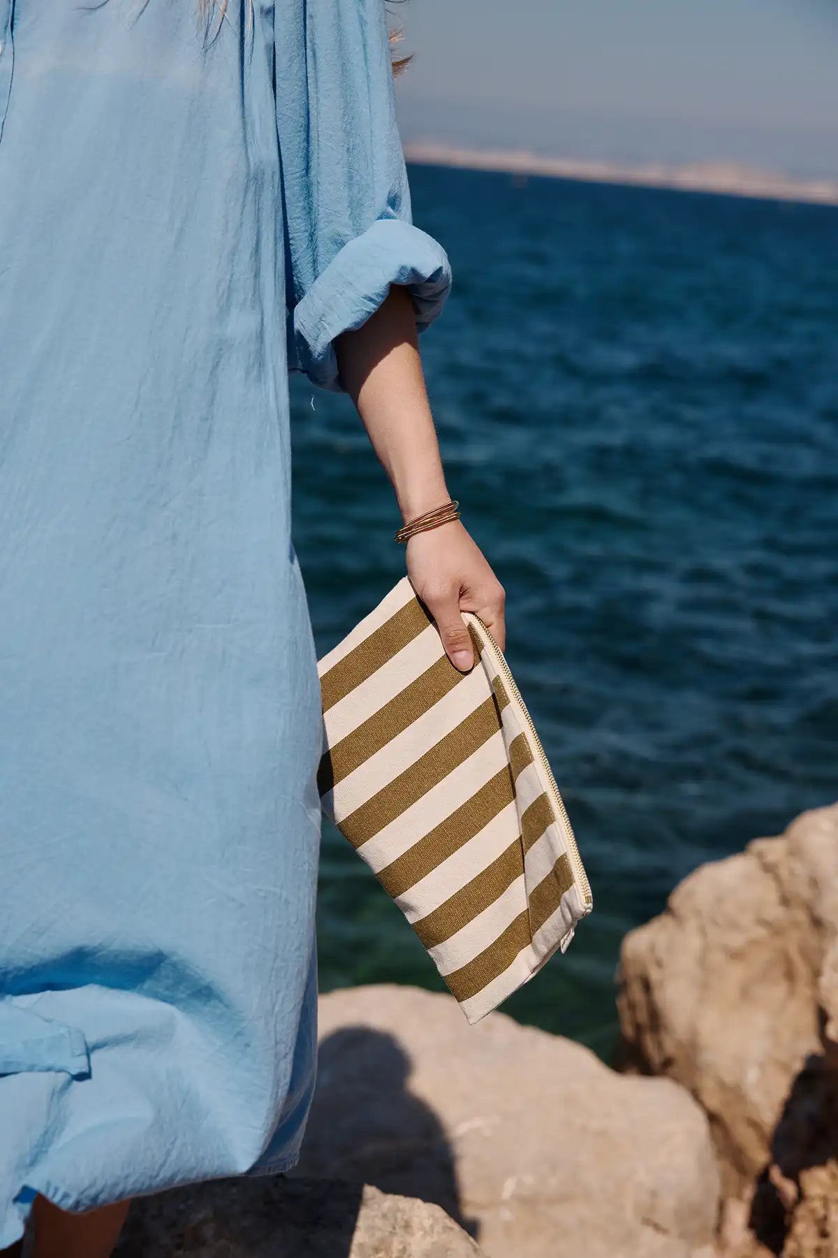 Rose in April Lili Flat Pouch Stripes Olive / Greige