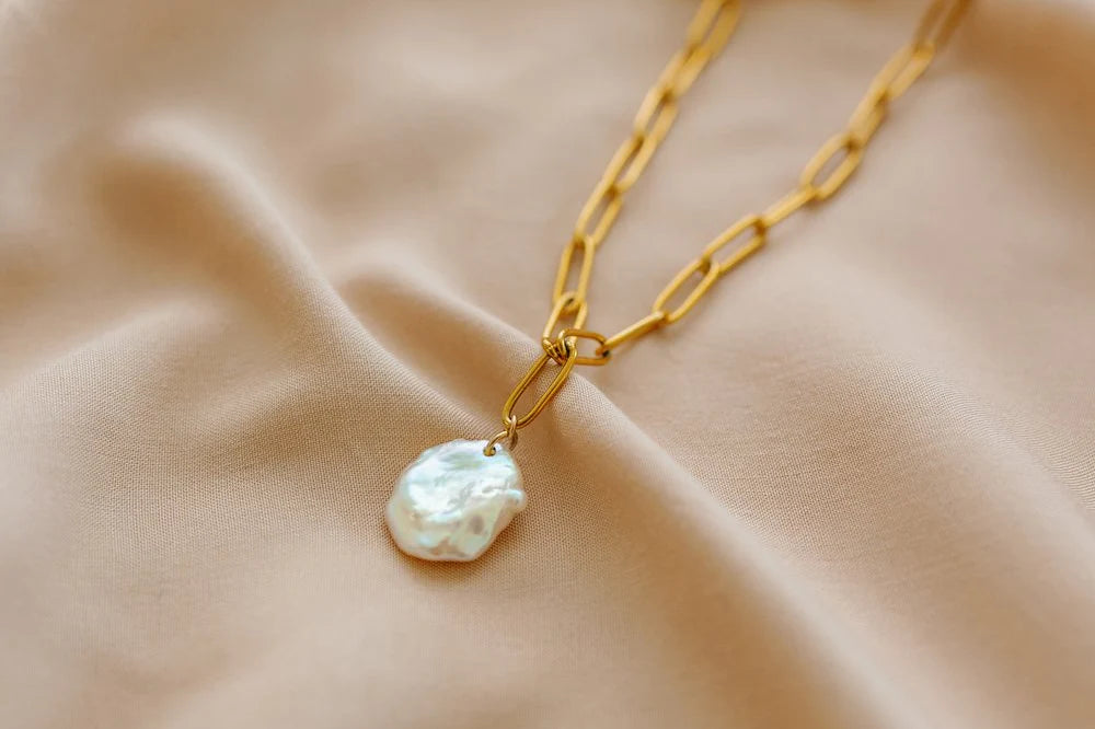 Lavender & Grace Azul Pearl Necklace