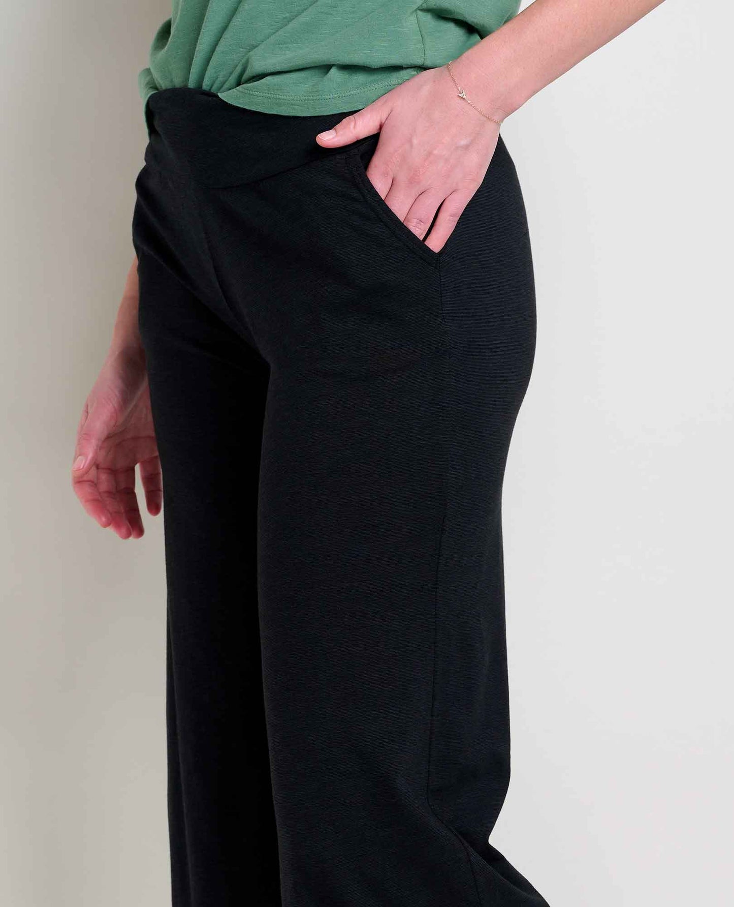 Toad & Co Black Chaka Wide Leg Crop Pant