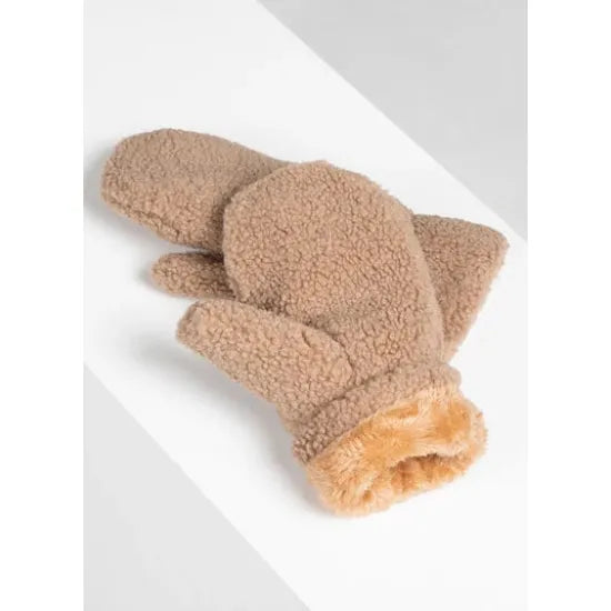 C'est Moi Teddy Mittens