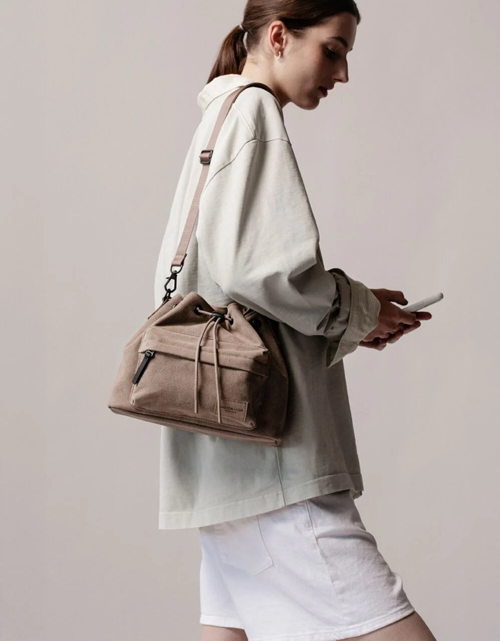Gaston Luga Spläsh Bucket Crossbody- Weave Dusty Brown