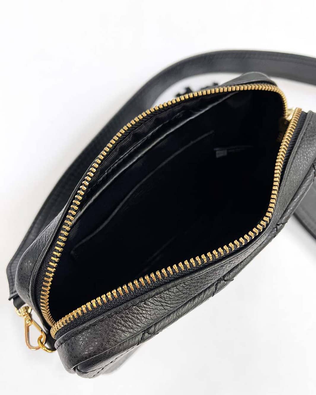 Brave Leather Black Vittoria Bag